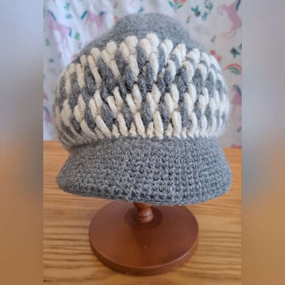 Vintage Y2K Hard Rock Cafe Grey & White Casual Wool Blend Knit Cap Hat w/ Visor